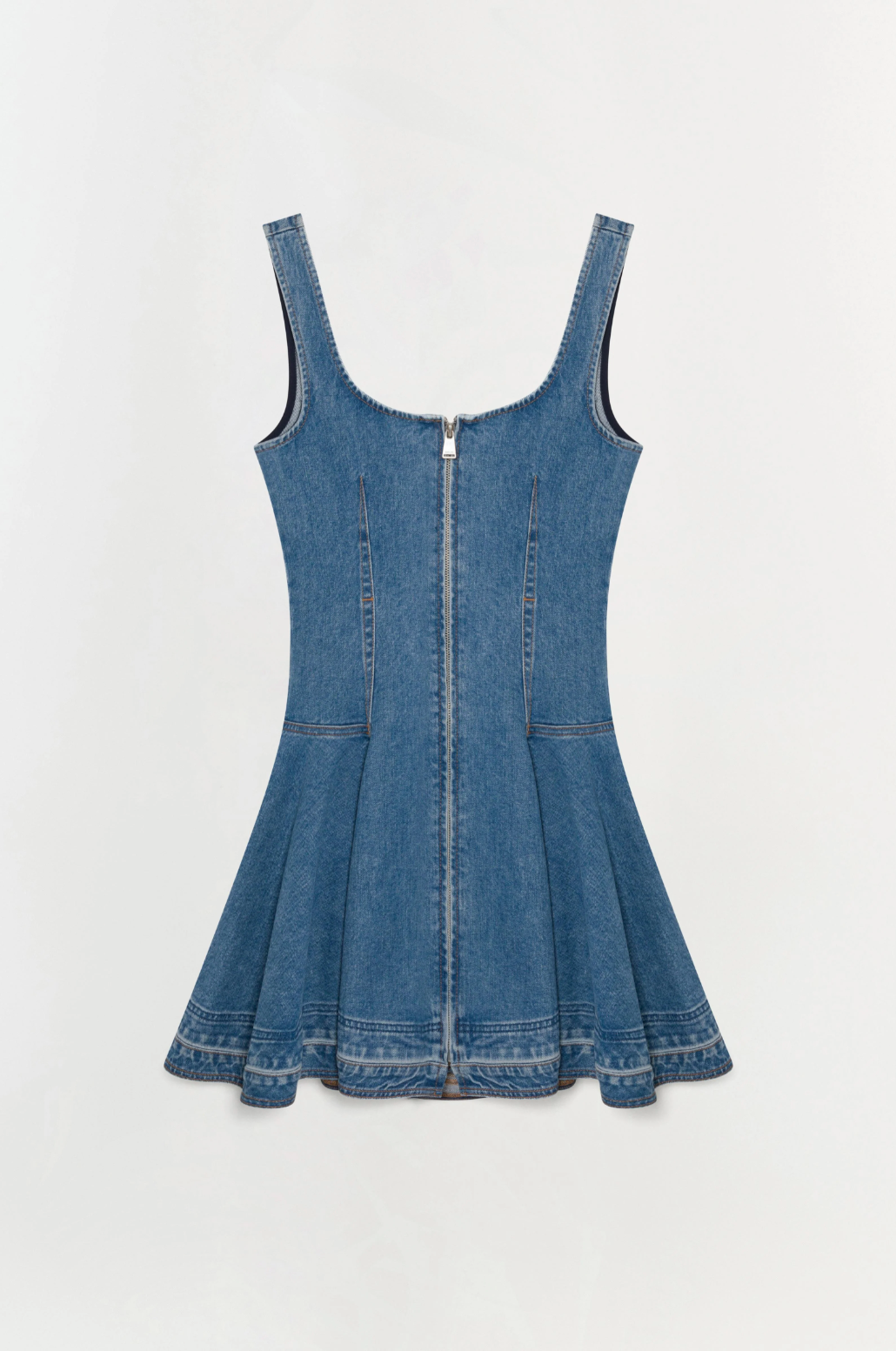 Simkhai - Eleodra Mini Dress - Zanpa Denim Sunni Spencer, Aprs Sea Simkhai - Eleodra Mini Dress - Zanpa Denim Sunni Spencer, Aprs Sea