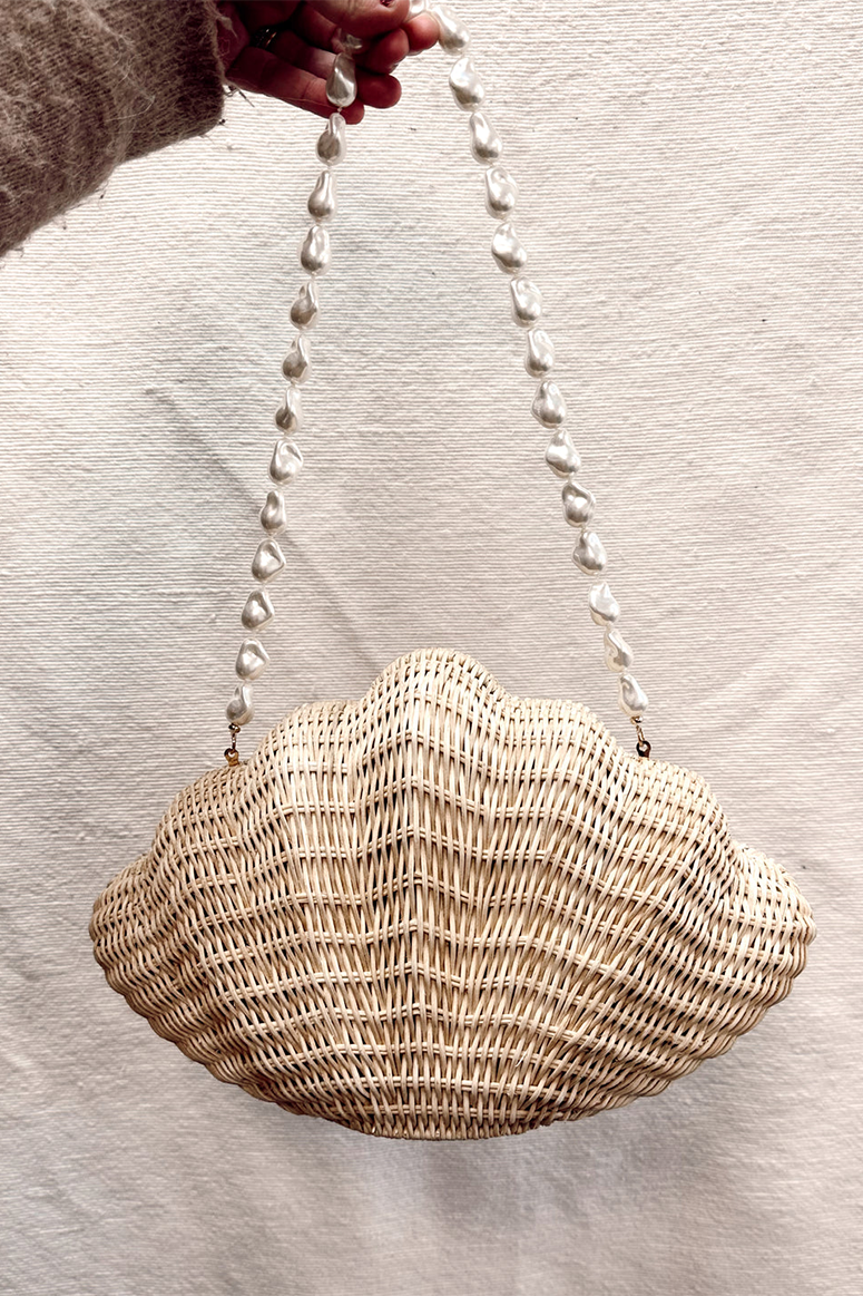 Poolside - The Clovelly Scallop Bag - Natural/Pearl
